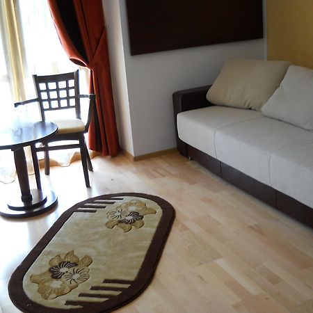 Hotel Valea Cu Pesti Căpăţîneni-Ungureni エクステリア 写真