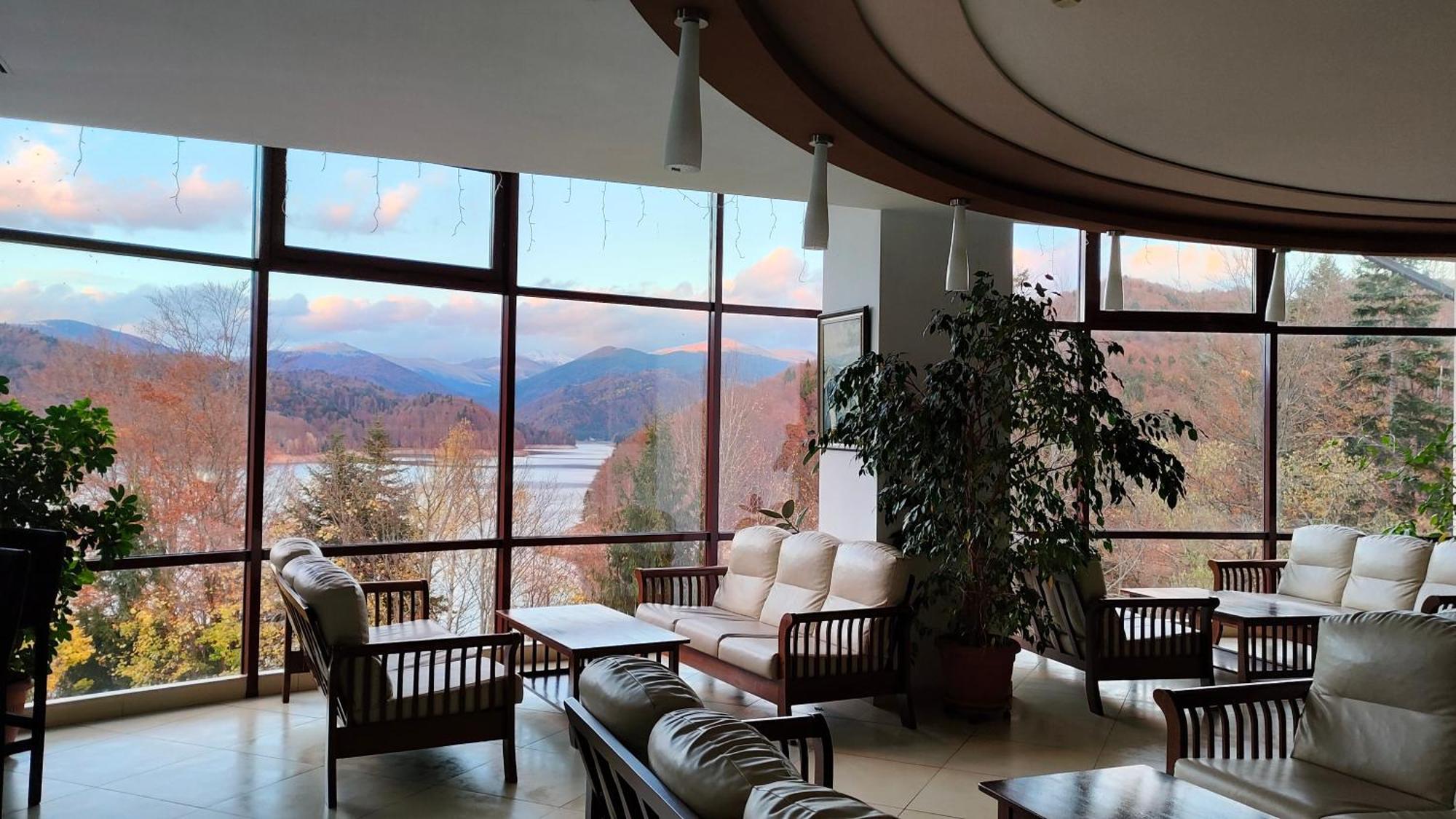 Hotel Valea Cu Pesti Căpăţîneni-Ungureni エクステリア 写真