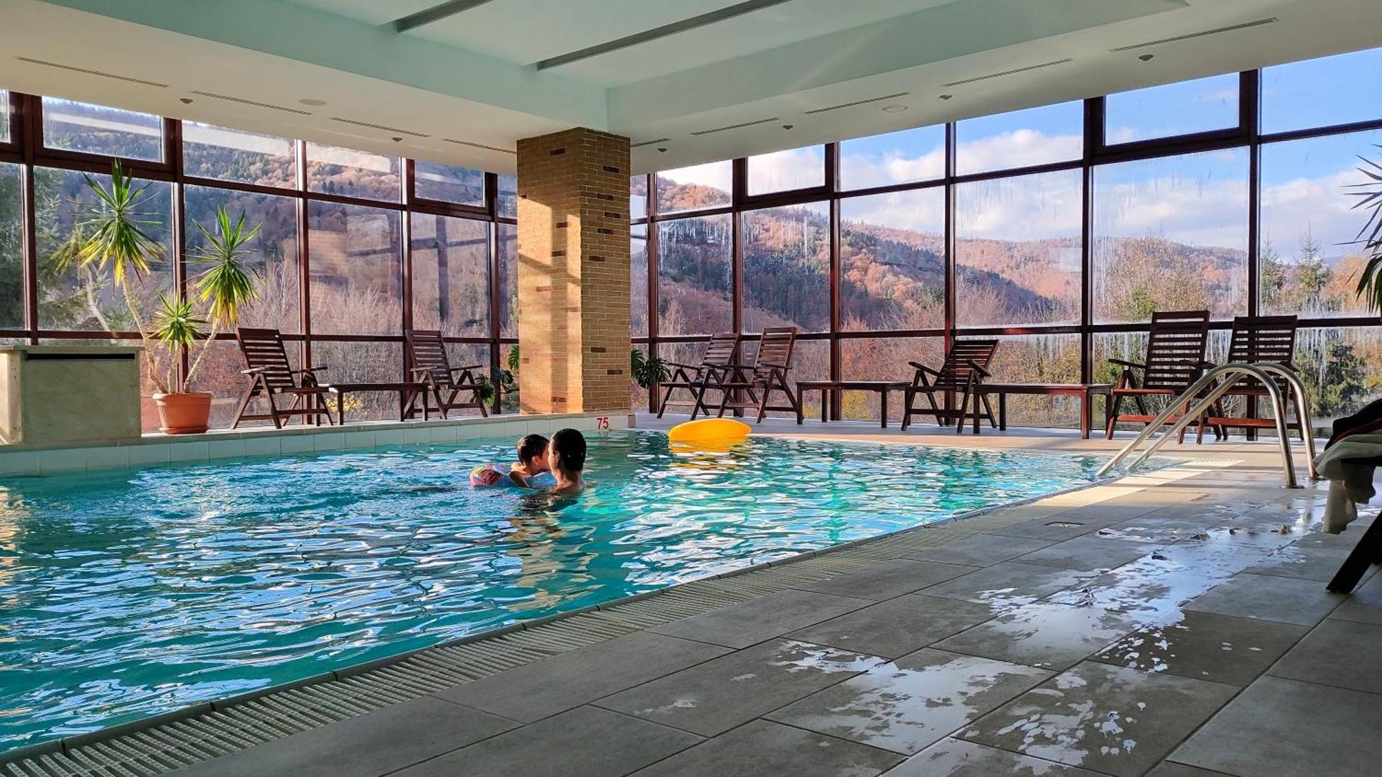 Hotel Valea Cu Pesti Căpăţîneni-Ungureni エクステリア 写真