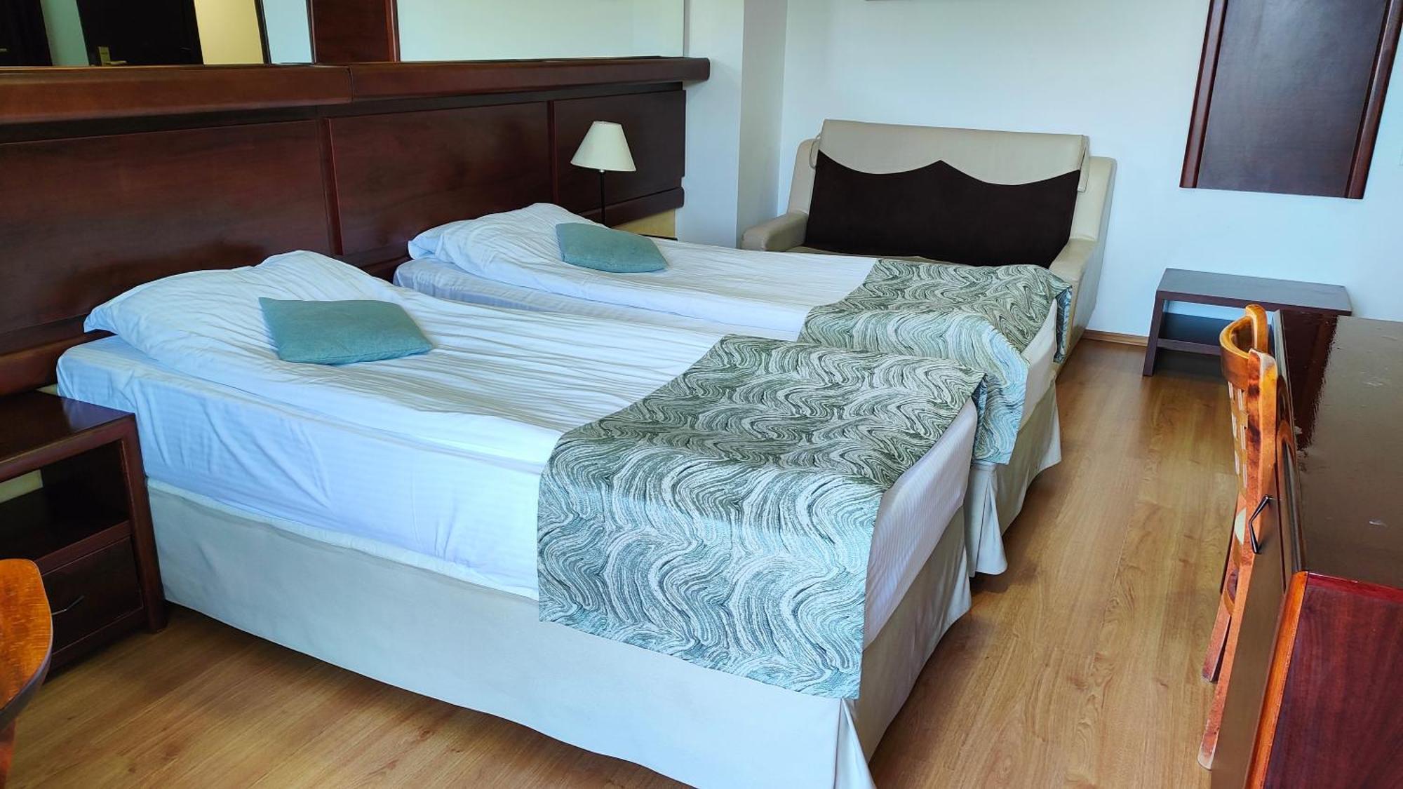 Hotel Valea Cu Pesti Căpăţîneni-Ungureni エクステリア 写真