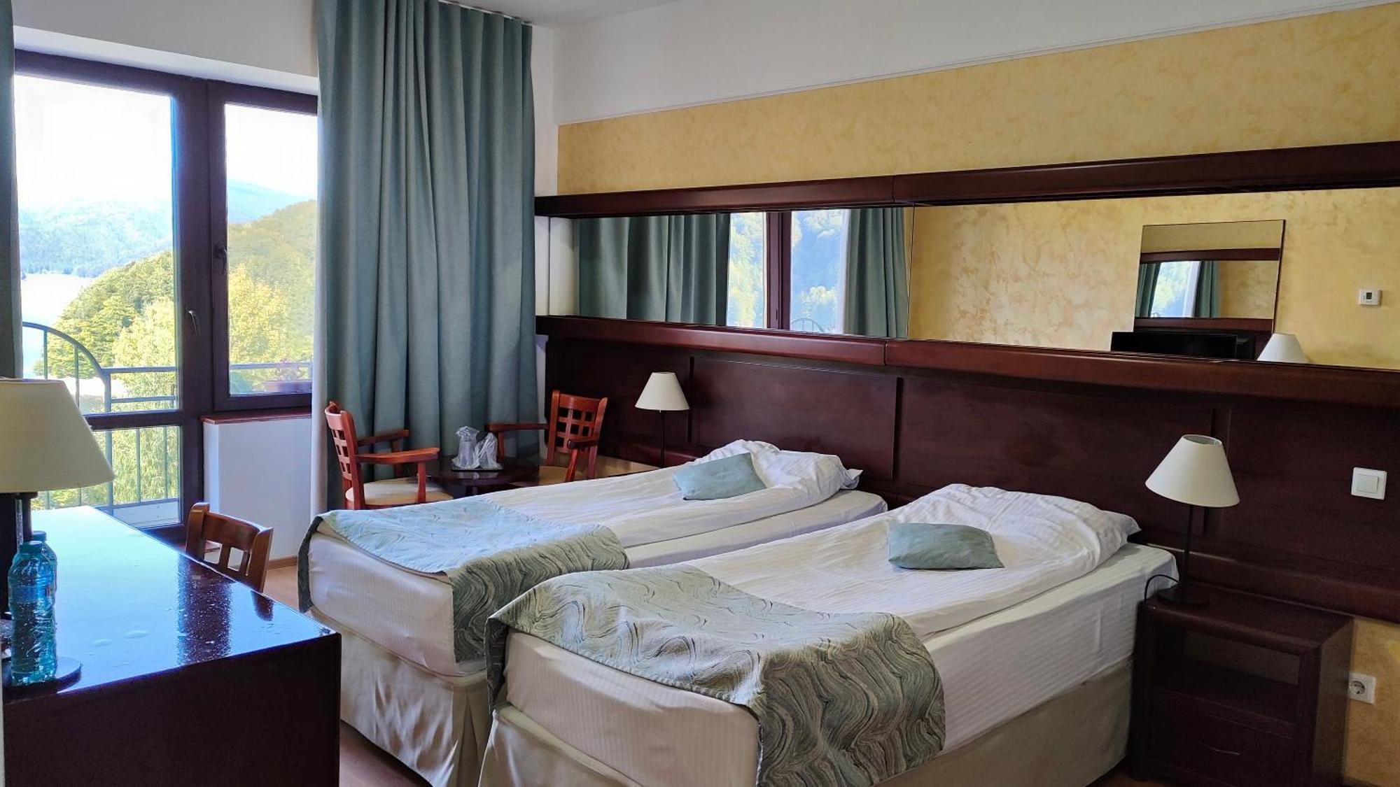 Hotel Valea Cu Pesti Căpăţîneni-Ungureni エクステリア 写真