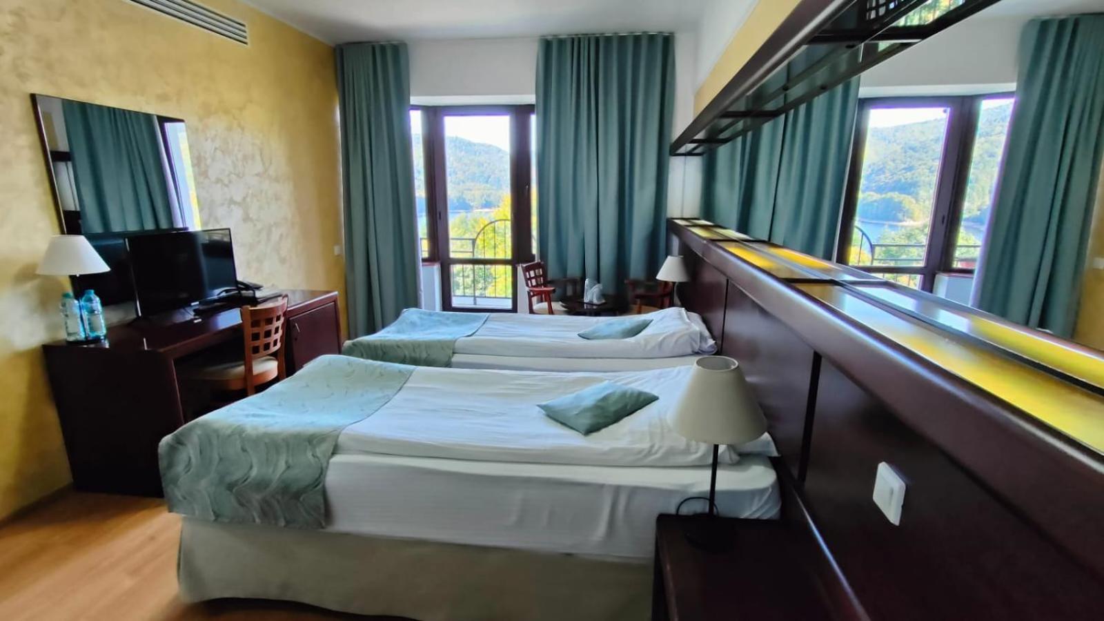Hotel Valea Cu Pesti Căpăţîneni-Ungureni エクステリア 写真
