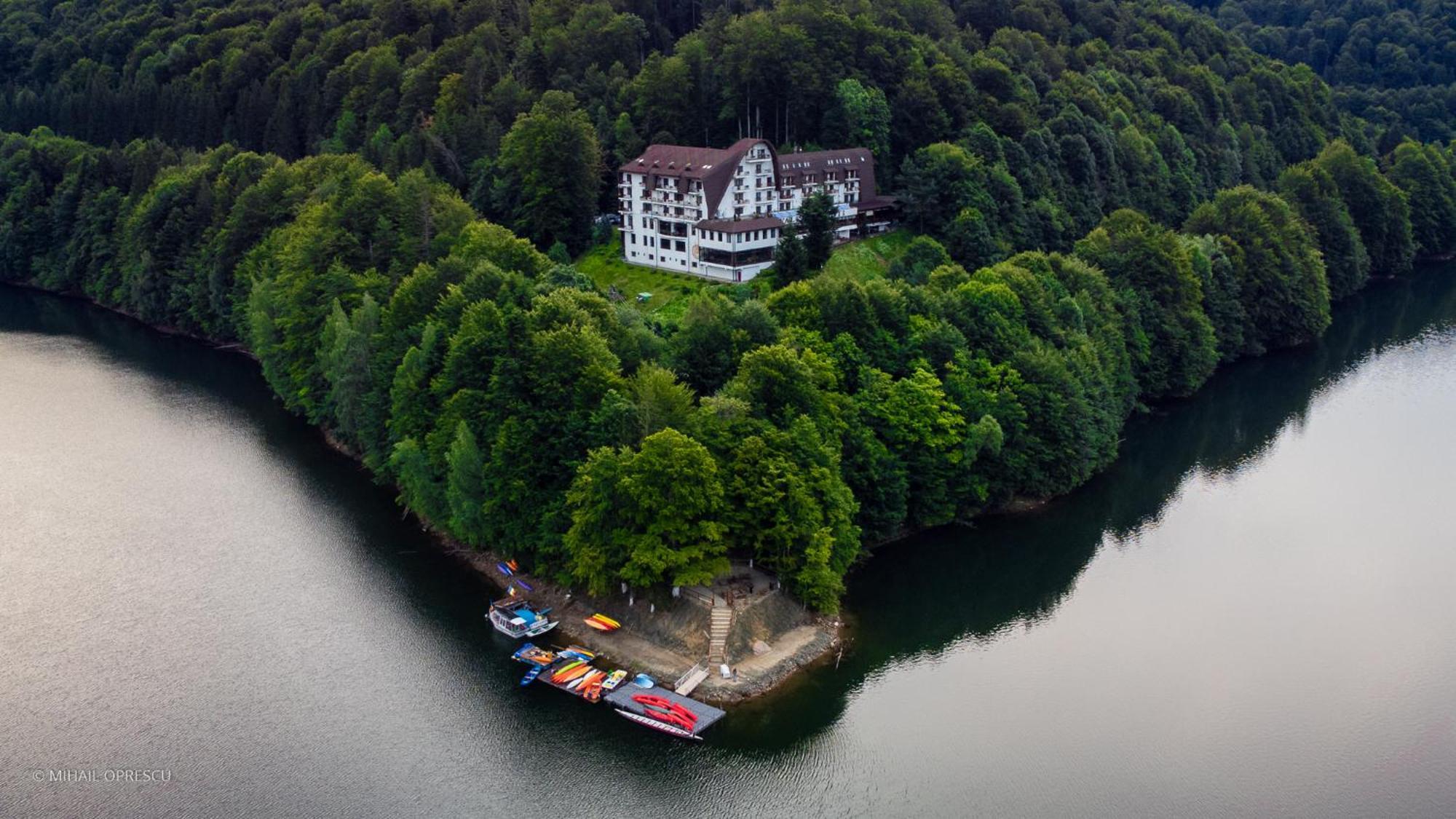 Hotel Valea Cu Pesti Căpăţîneni-Ungureni エクステリア 写真