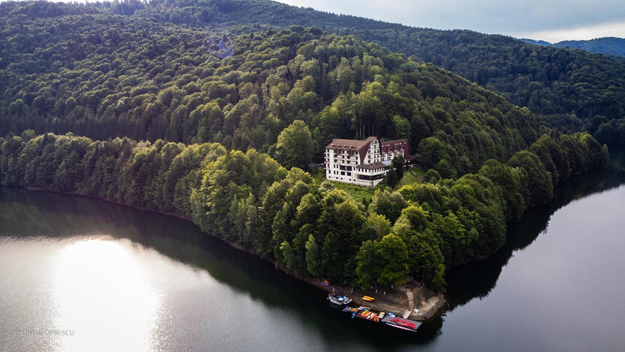 Hotel Valea Cu Pesti Căpăţîneni-Ungureni エクステリア 写真