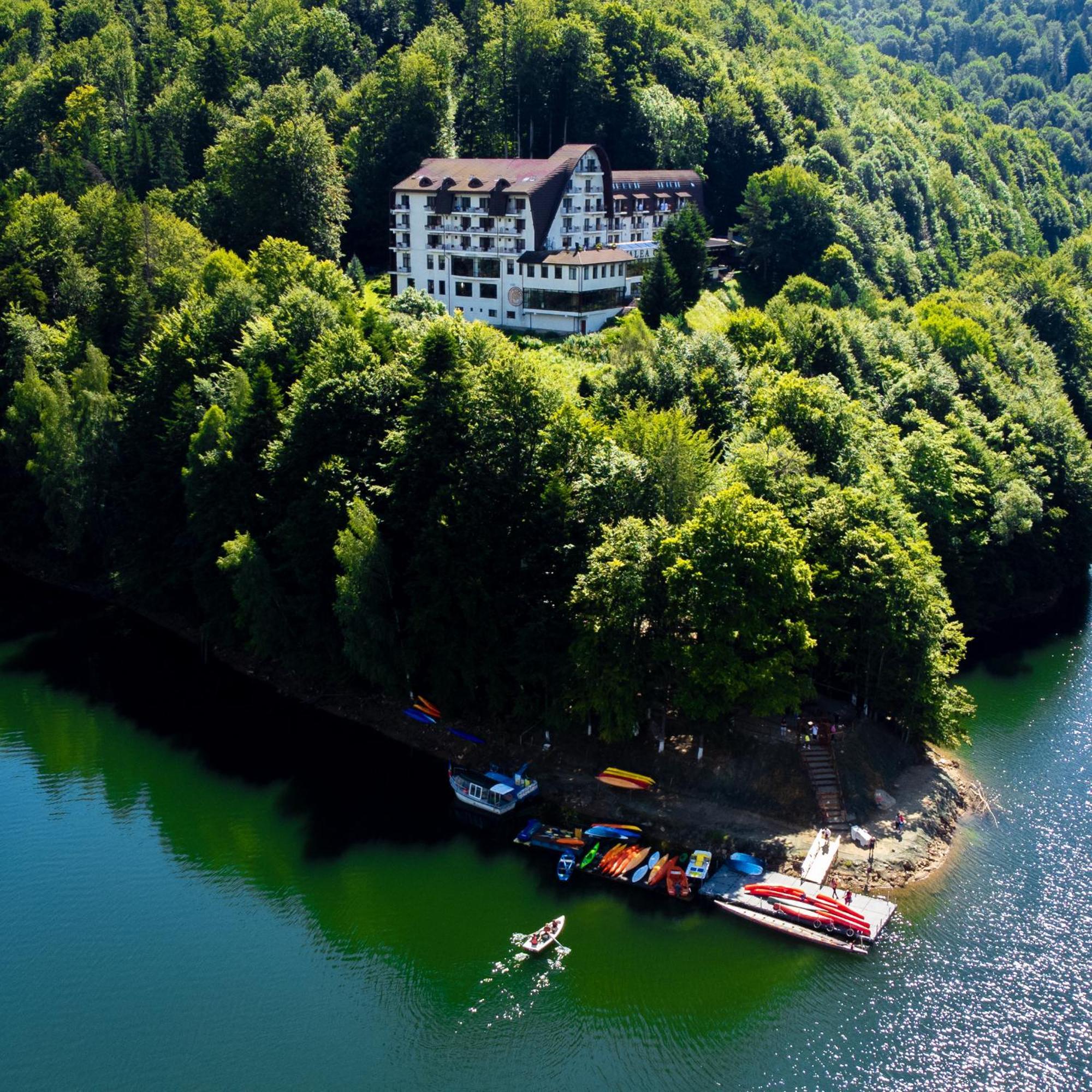 Hotel Valea Cu Pesti Căpăţîneni-Ungureni エクステリア 写真