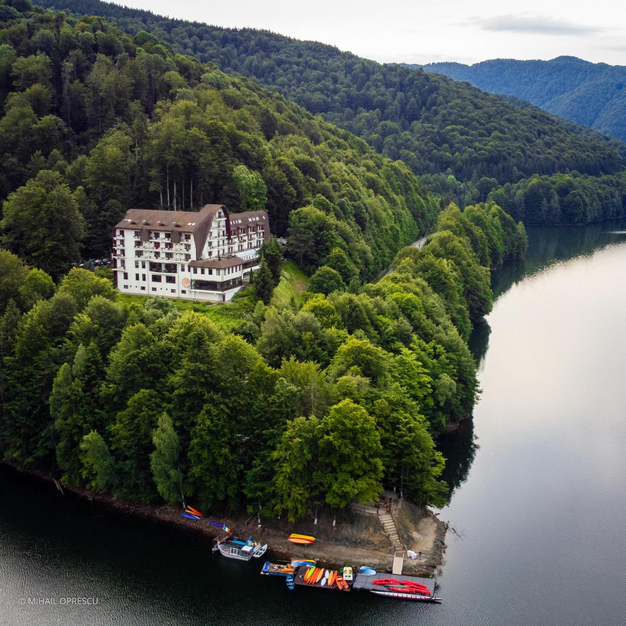 Hotel Valea Cu Pesti Căpăţîneni-Ungureni エクステリア 写真