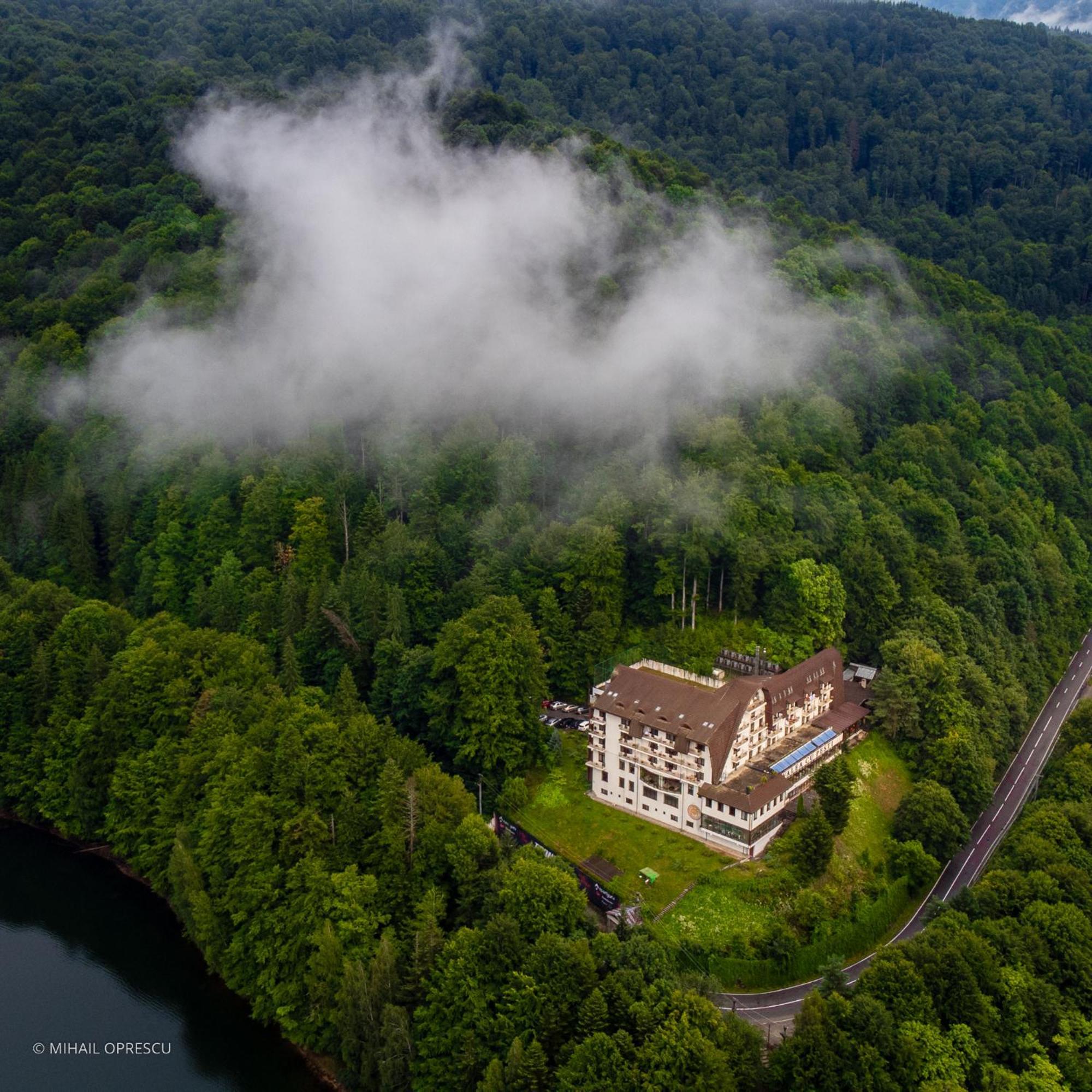 Hotel Valea Cu Pesti Căpăţîneni-Ungureni エクステリア 写真