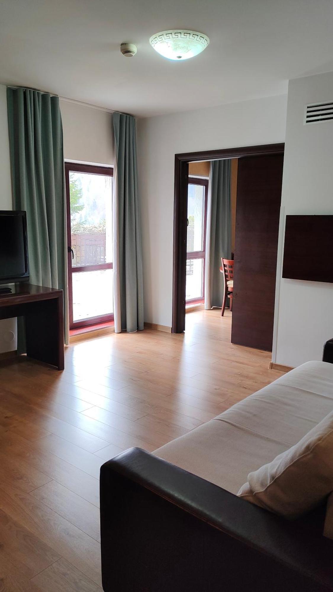 Hotel Valea Cu Pesti Căpăţîneni-Ungureni エクステリア 写真