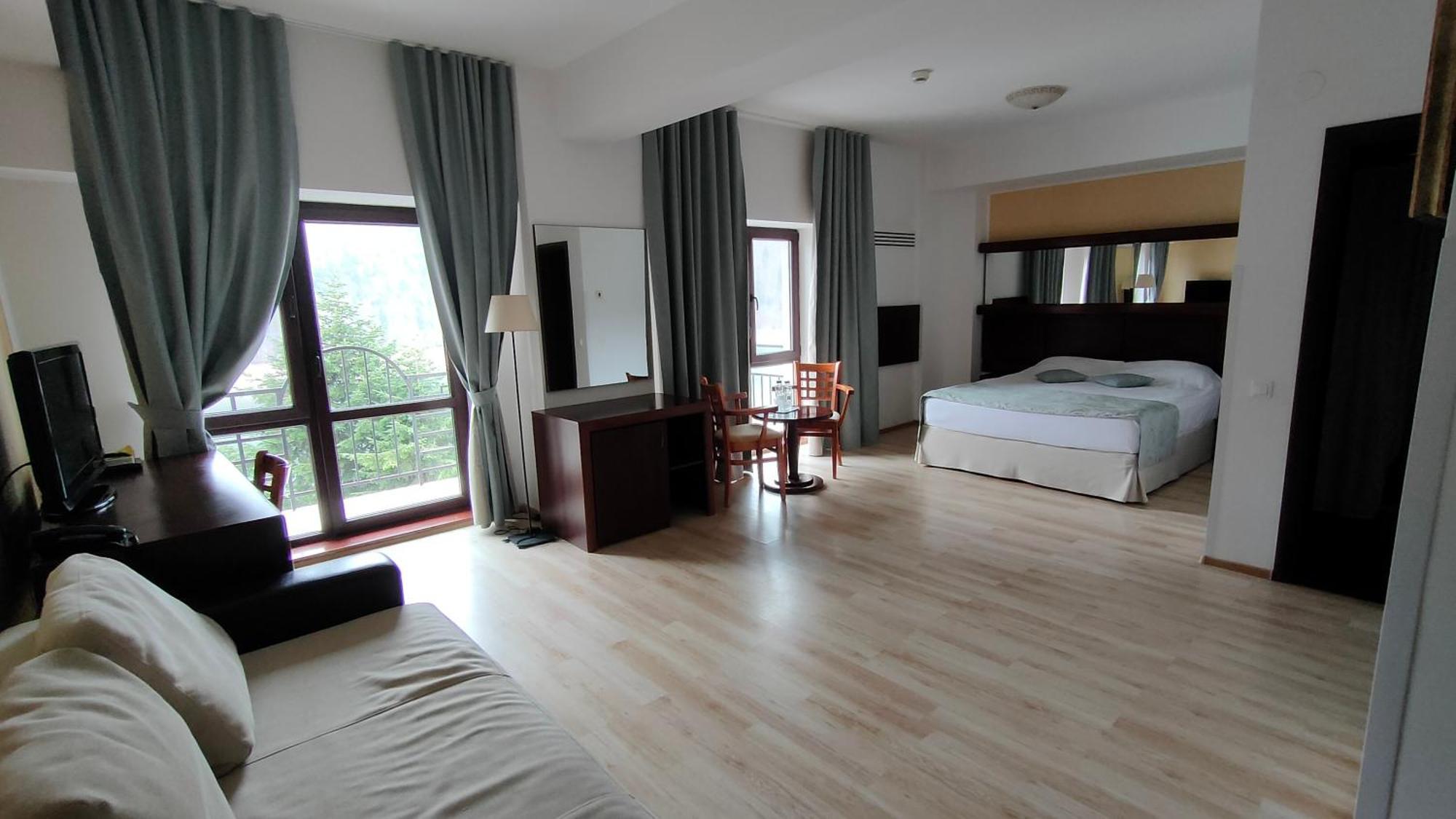 Hotel Valea Cu Pesti Căpăţîneni-Ungureni エクステリア 写真