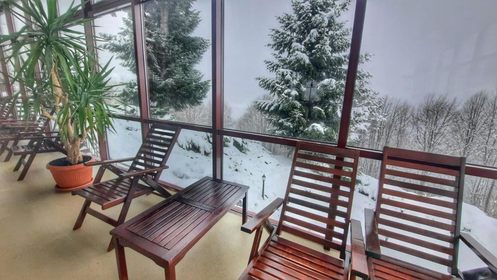 Hotel Valea Cu Pesti Căpăţîneni-Ungureni エクステリア 写真