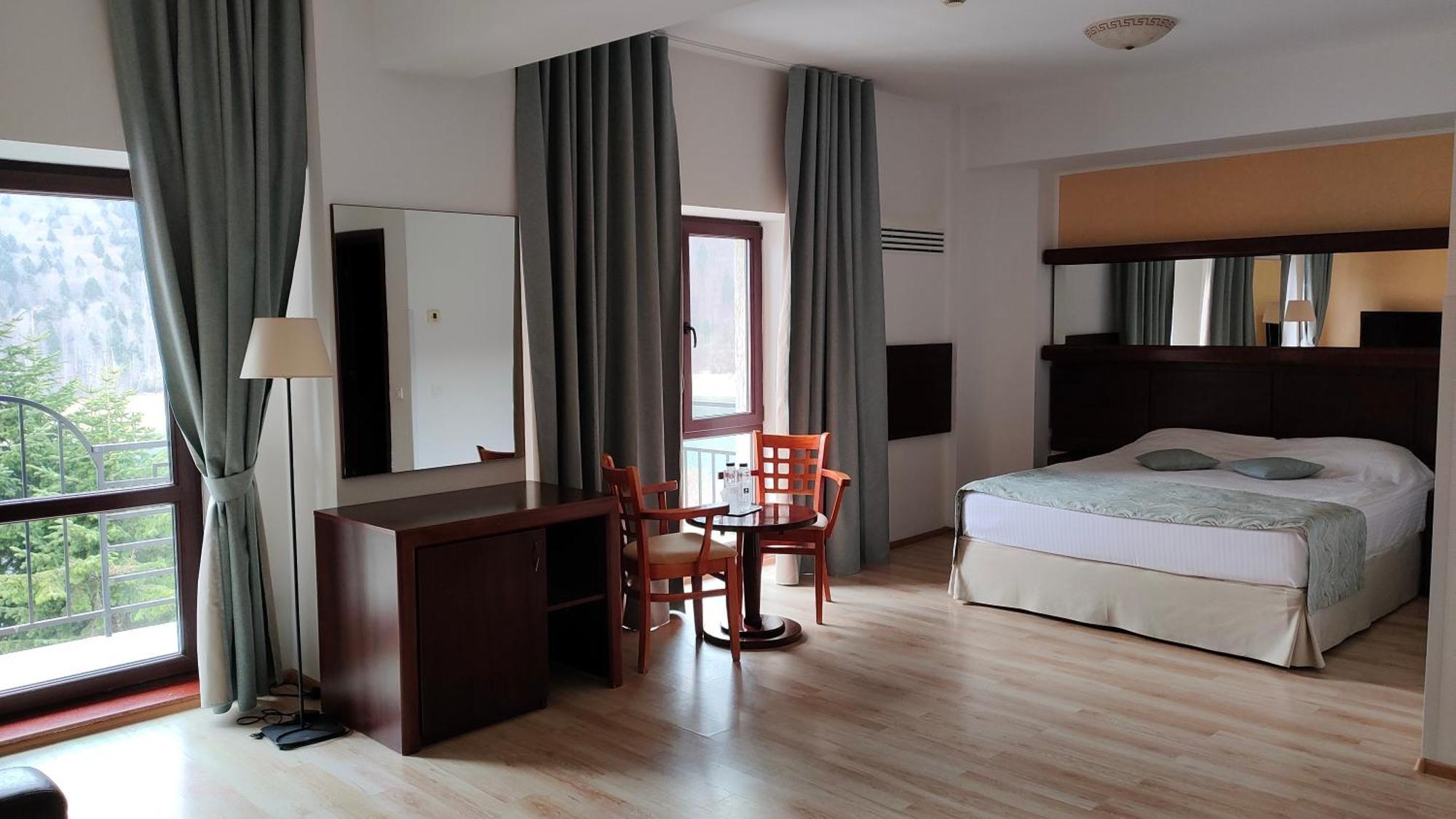 Hotel Valea Cu Pesti Căpăţîneni-Ungureni エクステリア 写真