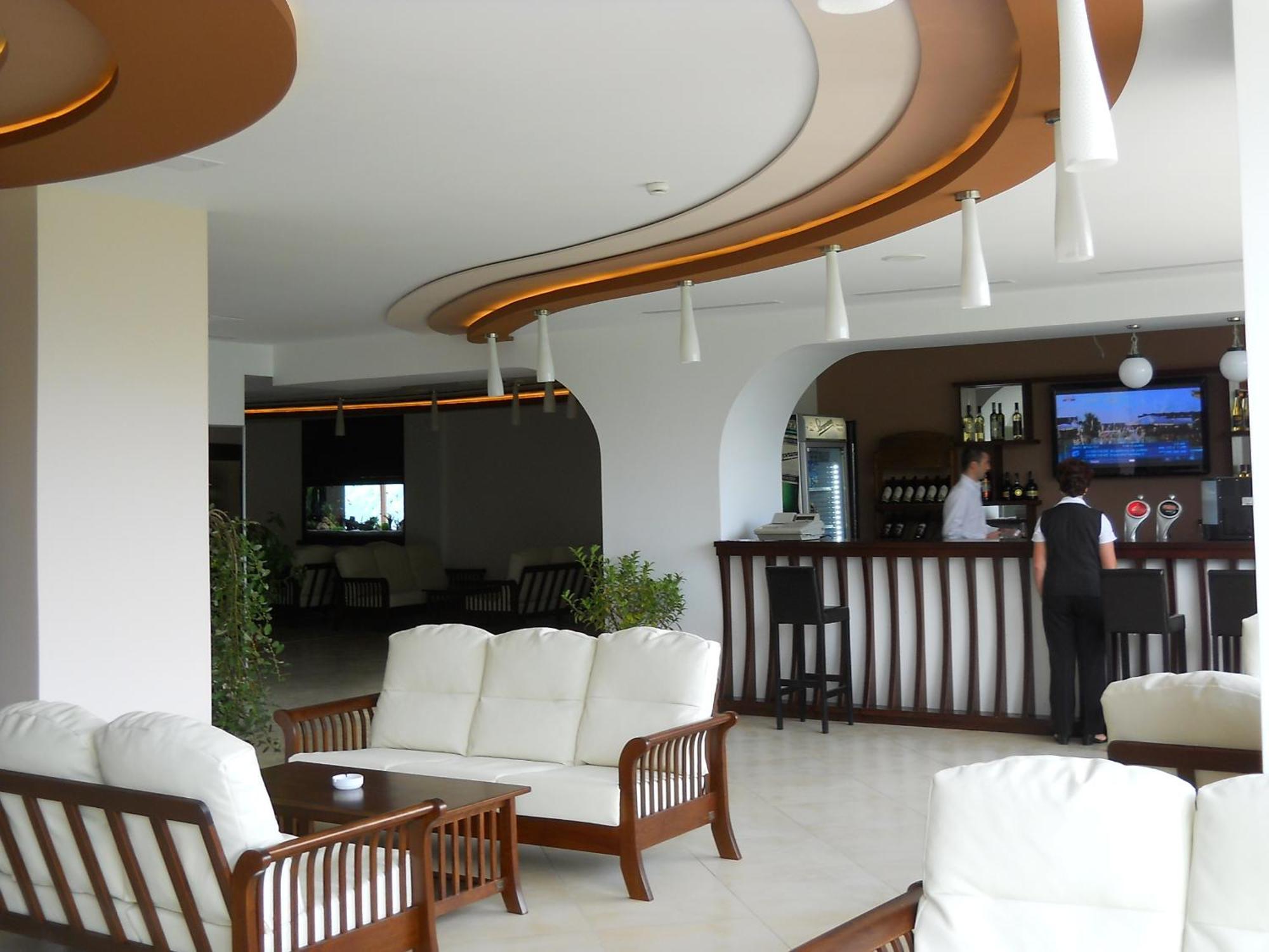 Hotel Valea Cu Pesti Căpăţîneni-Ungureni エクステリア 写真