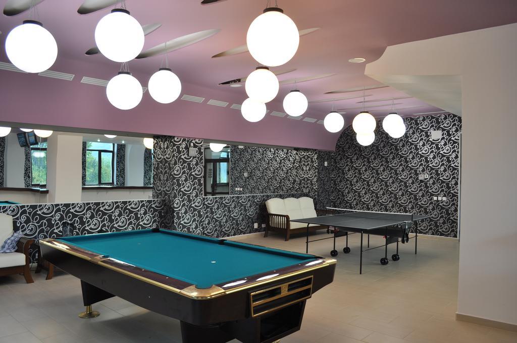Hotel Valea Cu Pesti Căpăţîneni-Ungureni エクステリア 写真